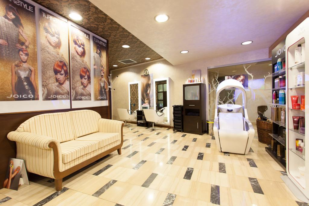 Metropolis Hotel Бистрица Экстерьер фото